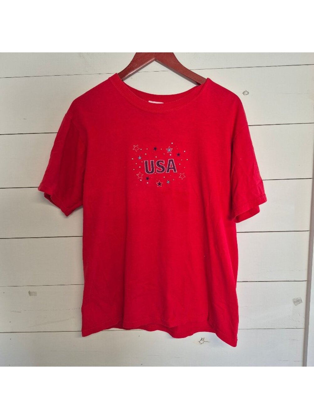 Vintage Red Embroidered USA T-Shirt‎ Medium 100% Cotton